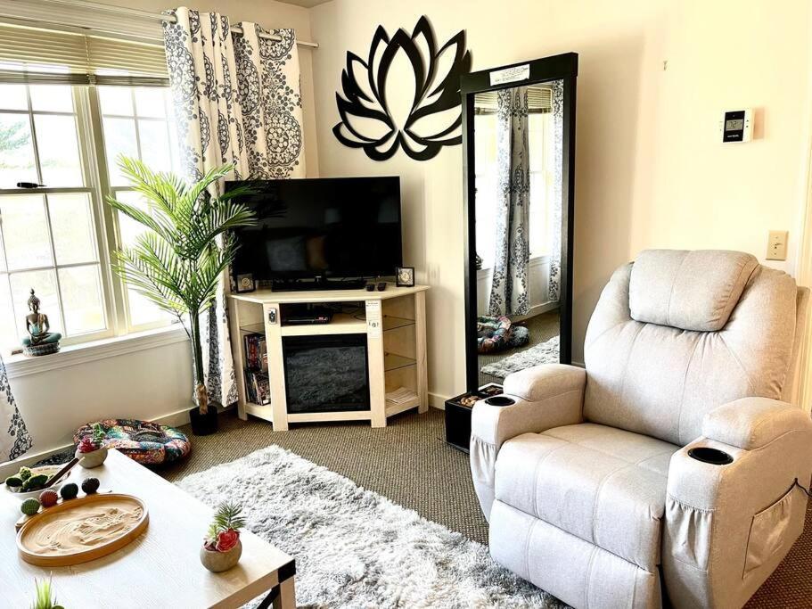 Gorgeous New Zen Suite Sleeps 4-Ski On Off Jiminy Hancock Buitenkant foto