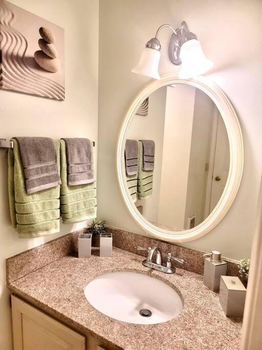 Gorgeous New Zen Suite Sleeps 4-Ski On Off Jiminy Hancock Buitenkant foto